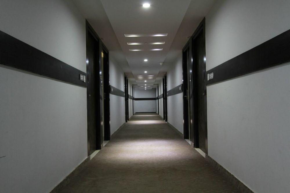 Genx Usha Kiran Agra Hotel Агра Екстериор снимка