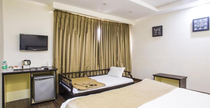 Genx Usha Kiran Agra Hotel Агра Екстериор снимка