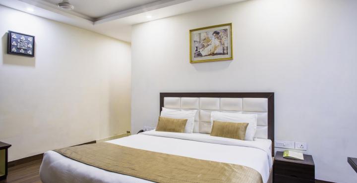Genx Usha Kiran Agra Hotel Агра Екстериор снимка