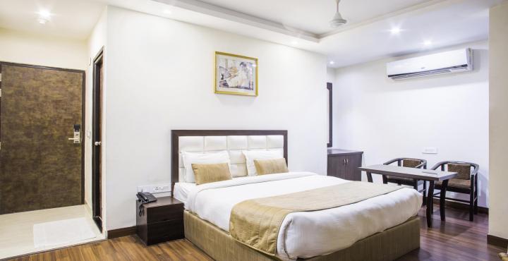 Genx Usha Kiran Agra Hotel Агра Екстериор снимка